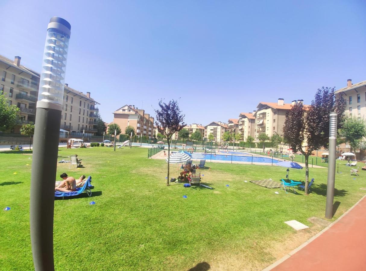 Apartamento Isabella Appartamento Jaca Esterno foto